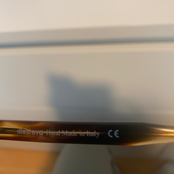 illesteva Monaco Sunglasses - Picture 5 of 6